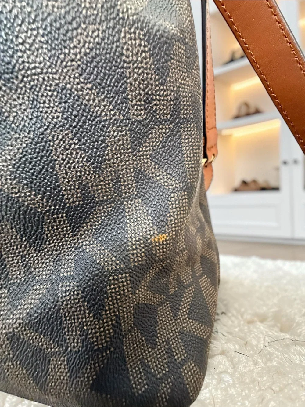 ✨ LIKE NEW ✨ Michael Kors Frankie Large Drawstring Bucket Bag - Brown Monogram